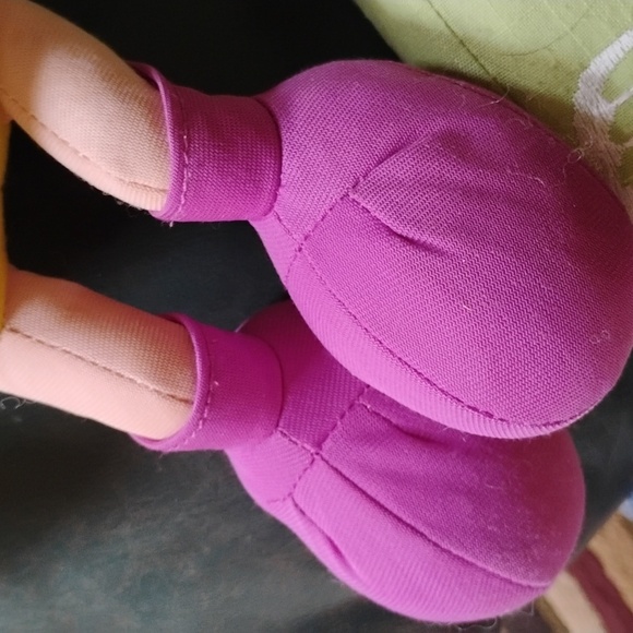 😋🍫 M & M Plush SuperHero Yellow & Purple Candy Squad - Picture 5 of 10